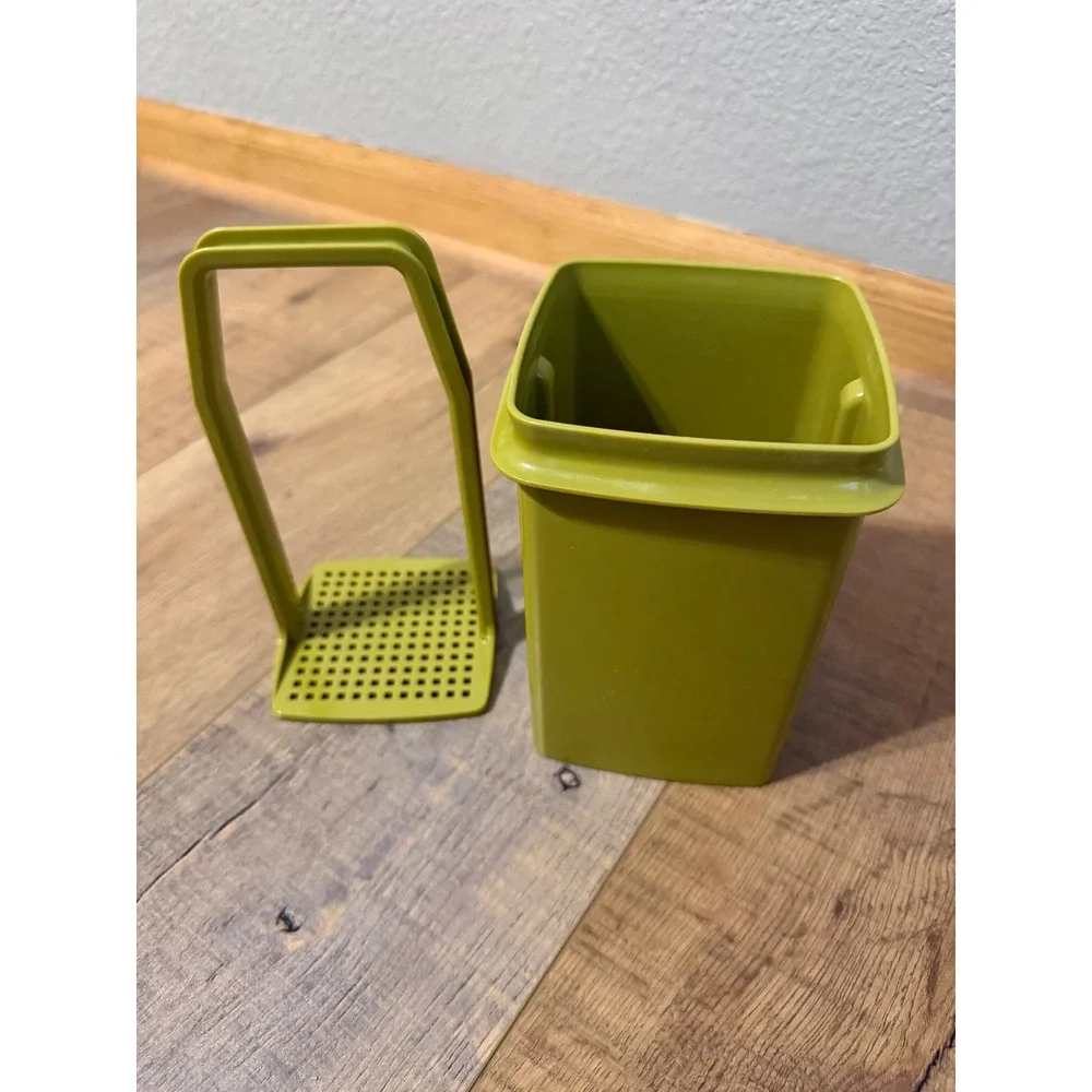 Tupperware Pick-A-Deli Pickle Keeper Avocado Green Strainer Container 1330-2 Lid